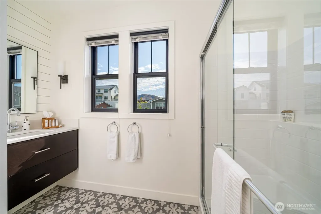 252 Porcupine Lane Chelan WA 98816