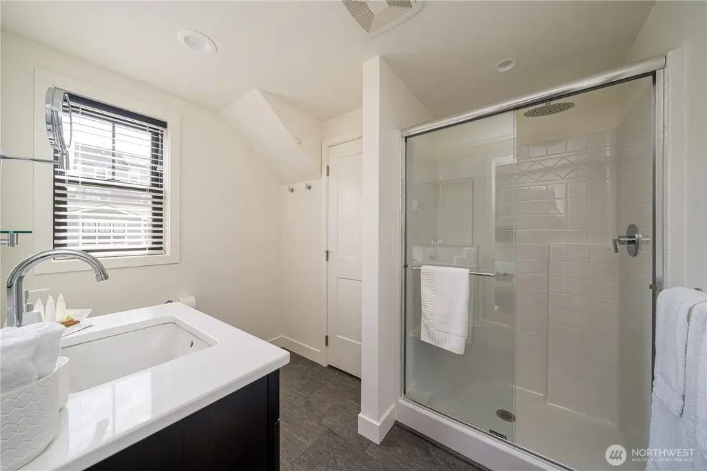 252 Porcupine Lane Chelan WA 98816