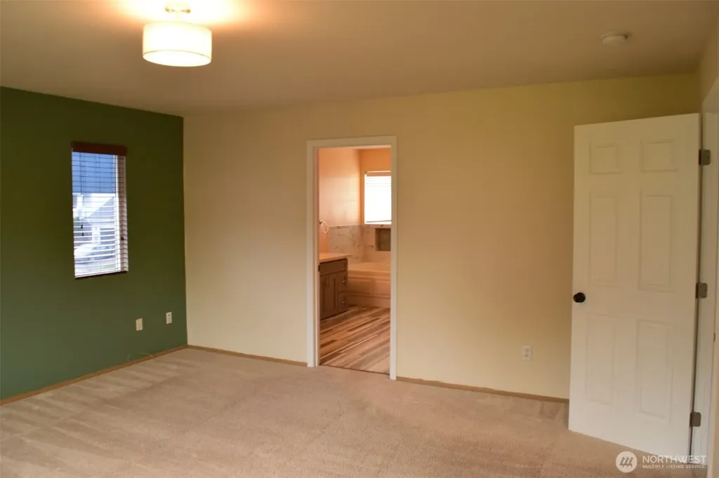 2111 Forest Ridge Dr SE Auburn WA 98002