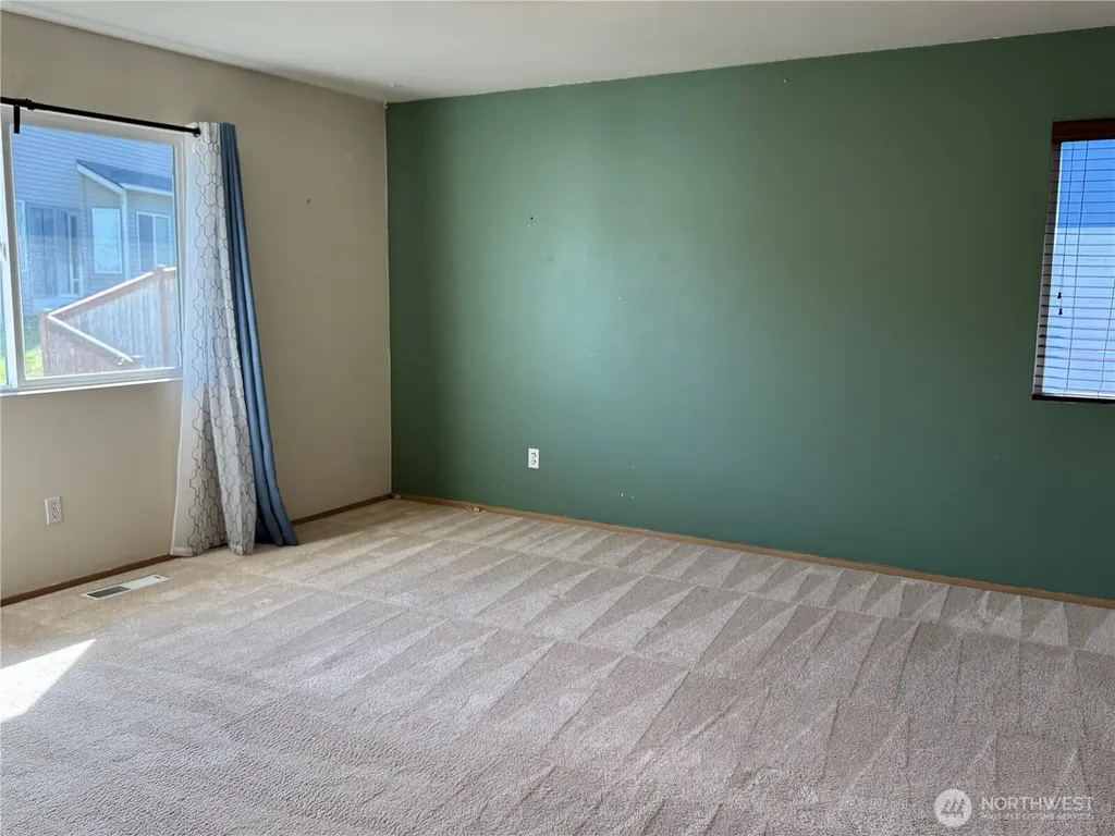 2111 Forest Ridge Dr SE Auburn WA 98002