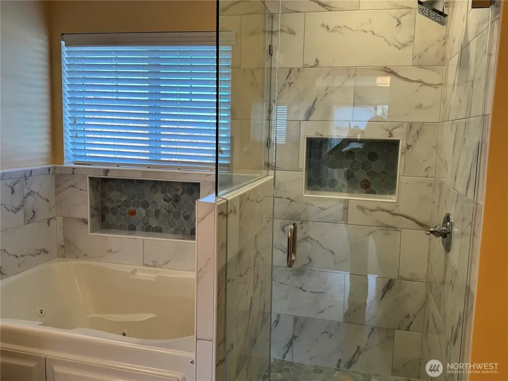 2111 Forest Ridge Dr SE Auburn WA 98002