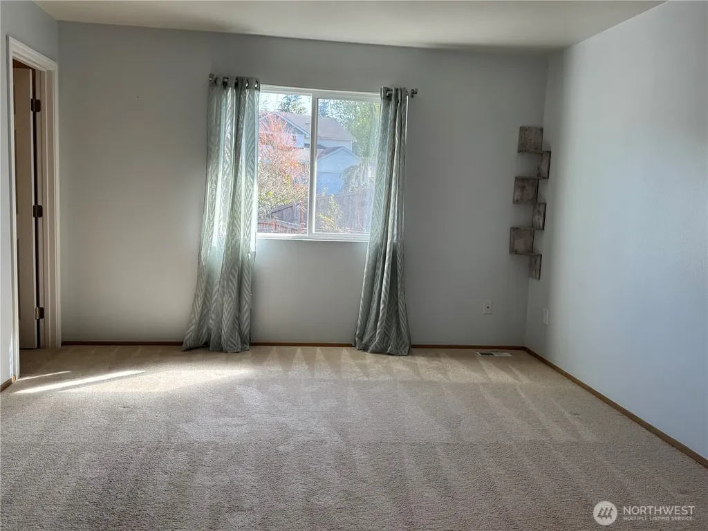 2111 Forest Ridge Dr SE Auburn WA 98002