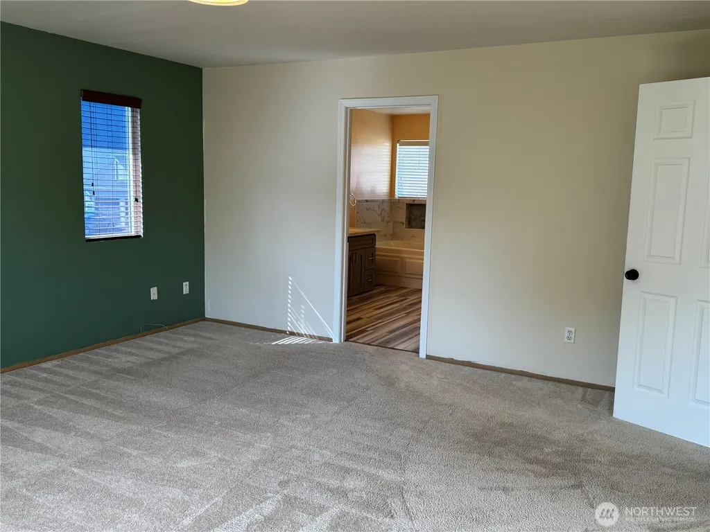 2111 Forest Ridge Dr SE Auburn WA 98002
