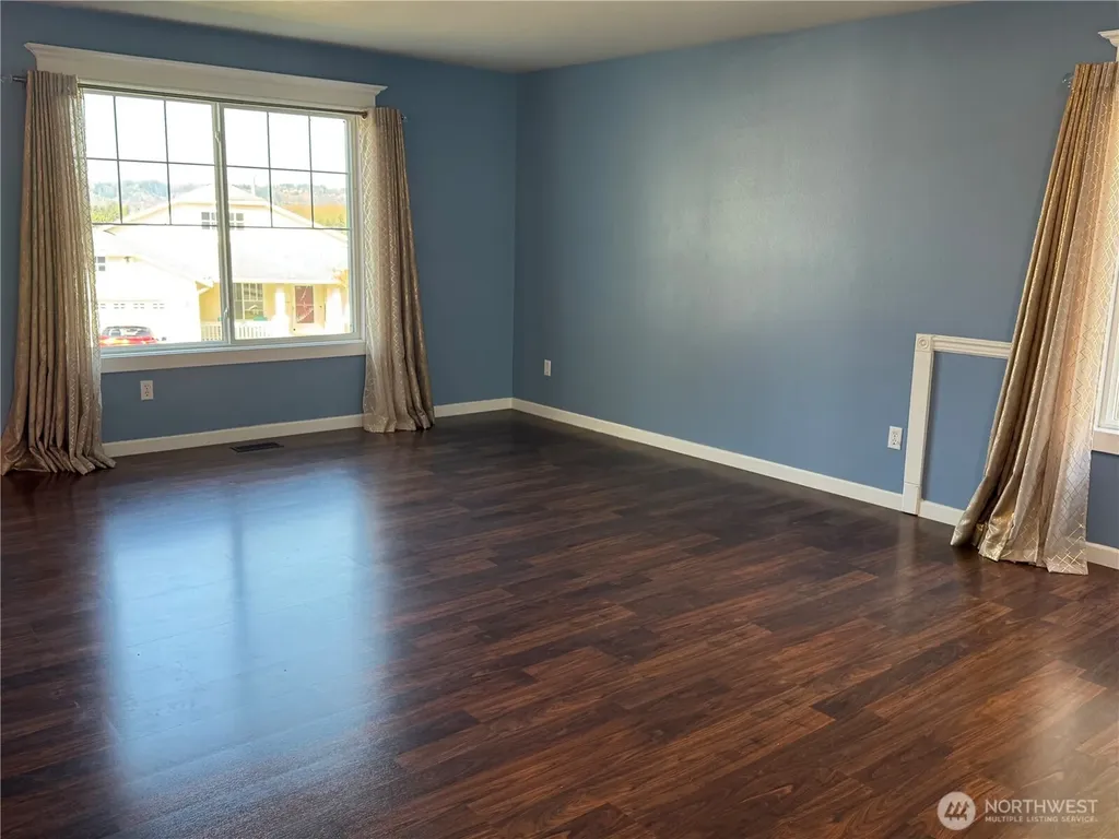 2111 Forest Ridge Dr SE Auburn WA 98002