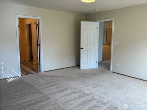 2111 Forest Ridge Dr SE Auburn WA 98002