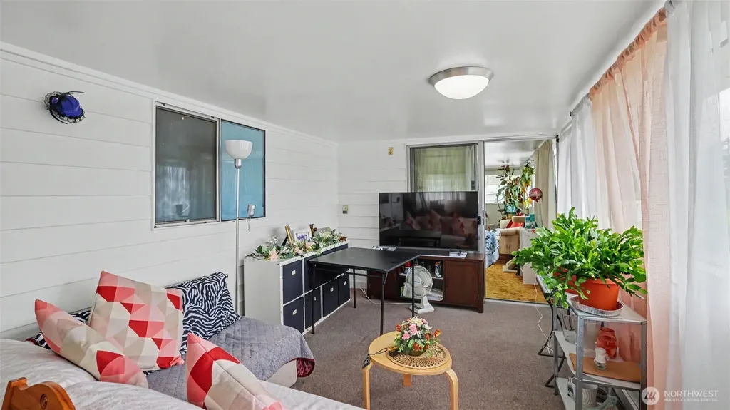 2194 NE 8th Place Renton WA 98056