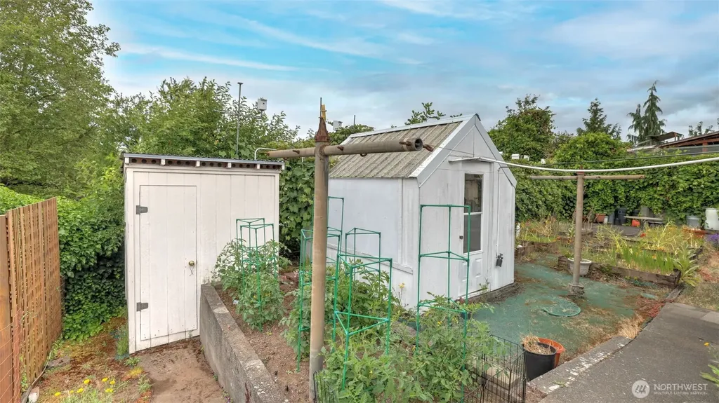 2194 NE 8th Place Renton WA 98056