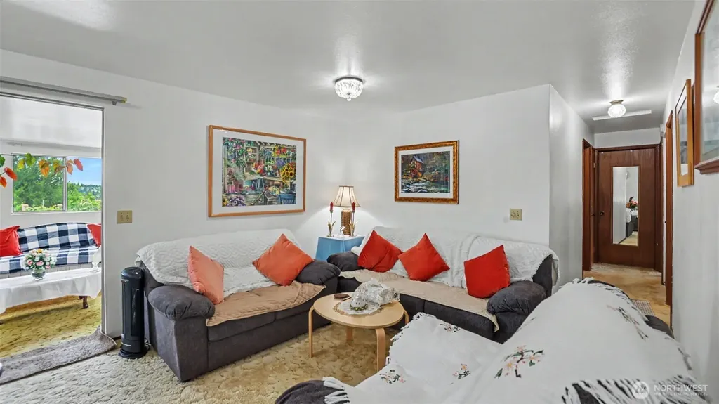 2194 NE 8th Place Renton WA 98056