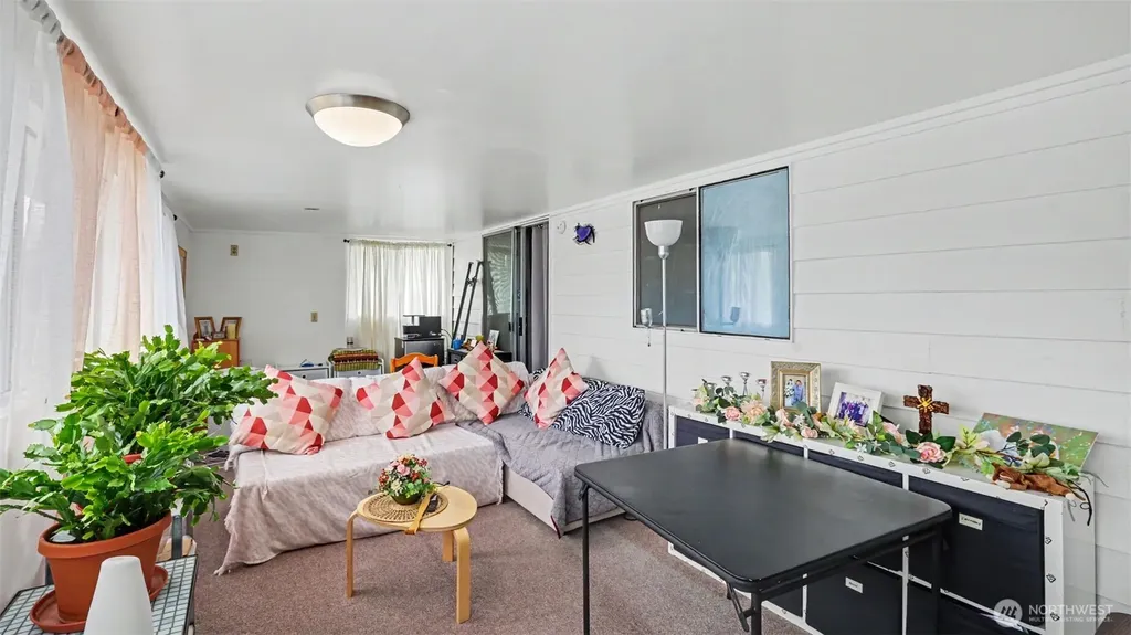 2194 NE 8th Place Renton WA 98056