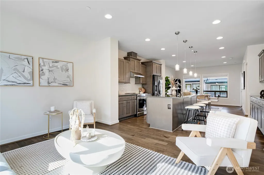 935 7th Avenue NE Issaquah WA 98029