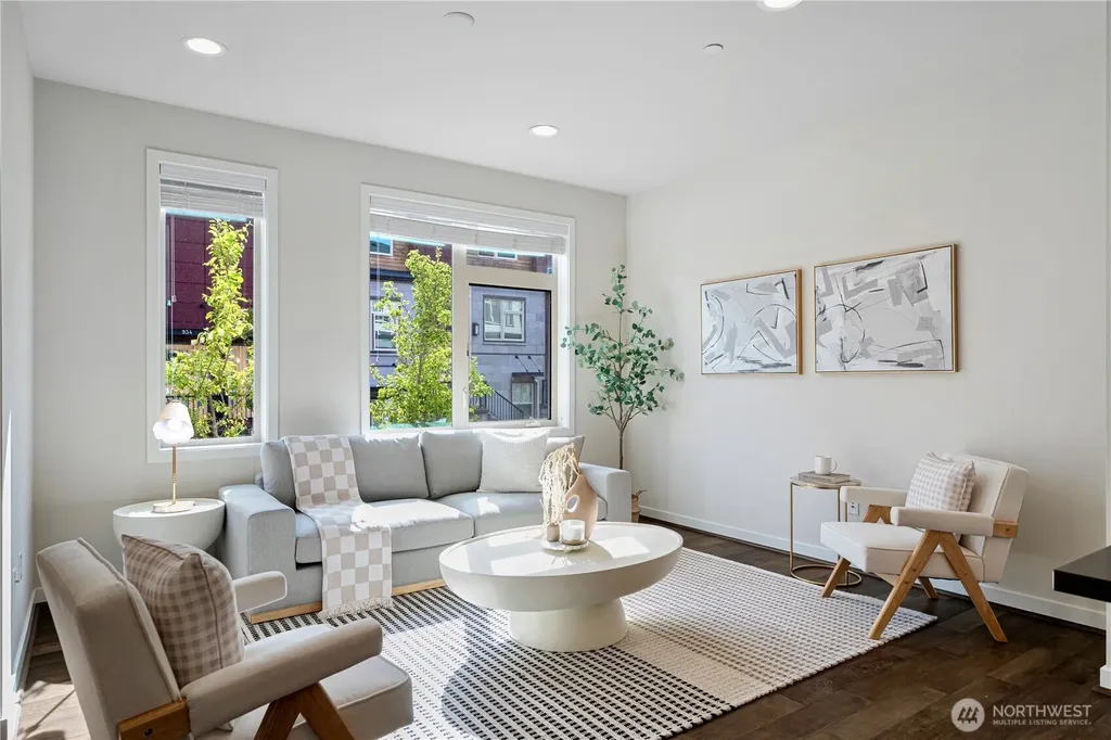 935 7th Avenue NE Issaquah WA 98029
