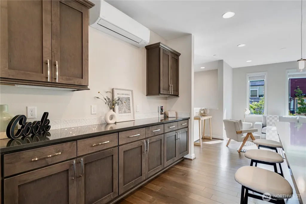 935 7th Avenue NE Issaquah WA 98029
