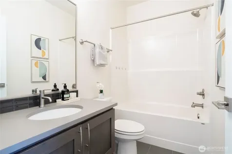 935 7th Avenue NE Issaquah WA 98029