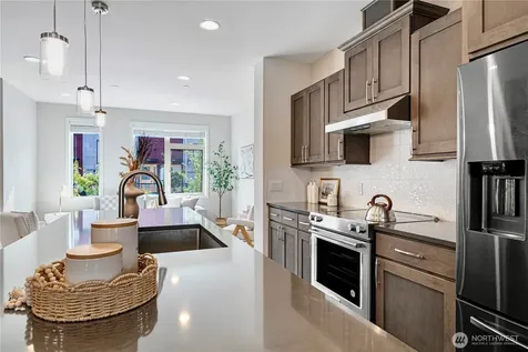 935 7th Avenue NE Issaquah WA 98029