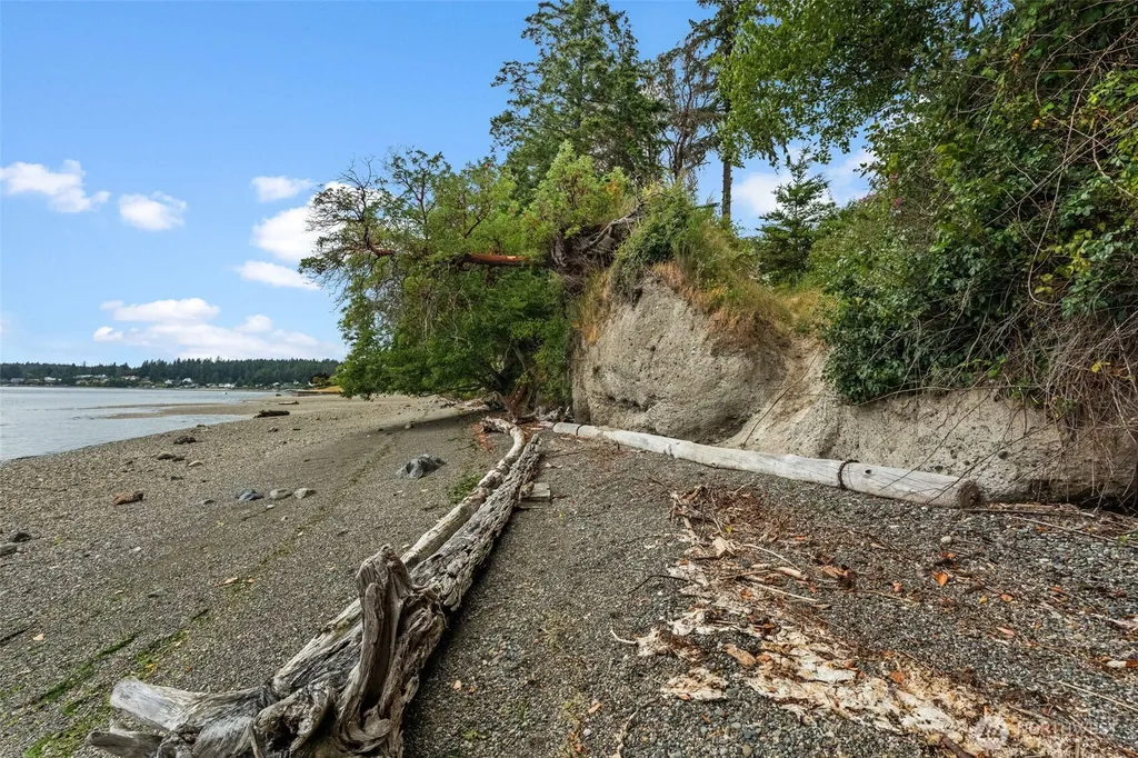 0 Lot 4, Warren Beach Drive Gig Harbor WA 98335