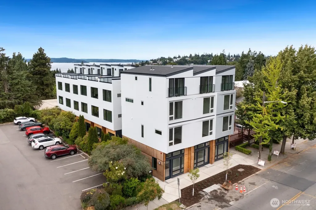 5253 California Avenue SW Seattle WA 98136