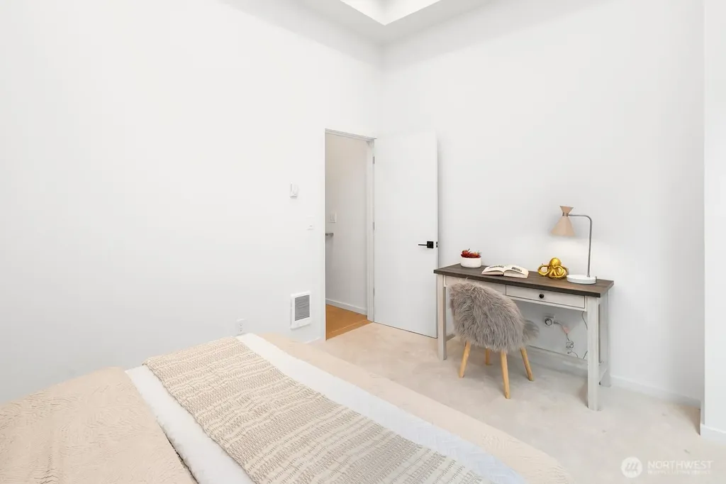 5253 California Avenue SW Seattle WA 98136
