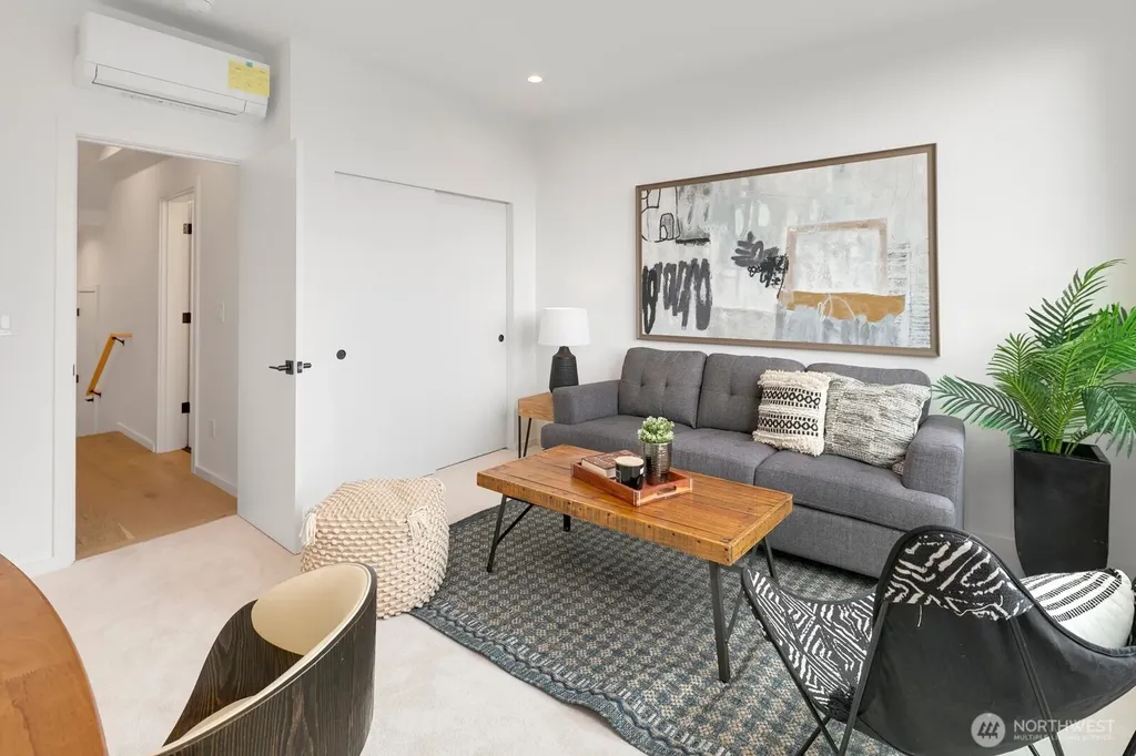 5253 California Avenue SW Seattle WA 98136