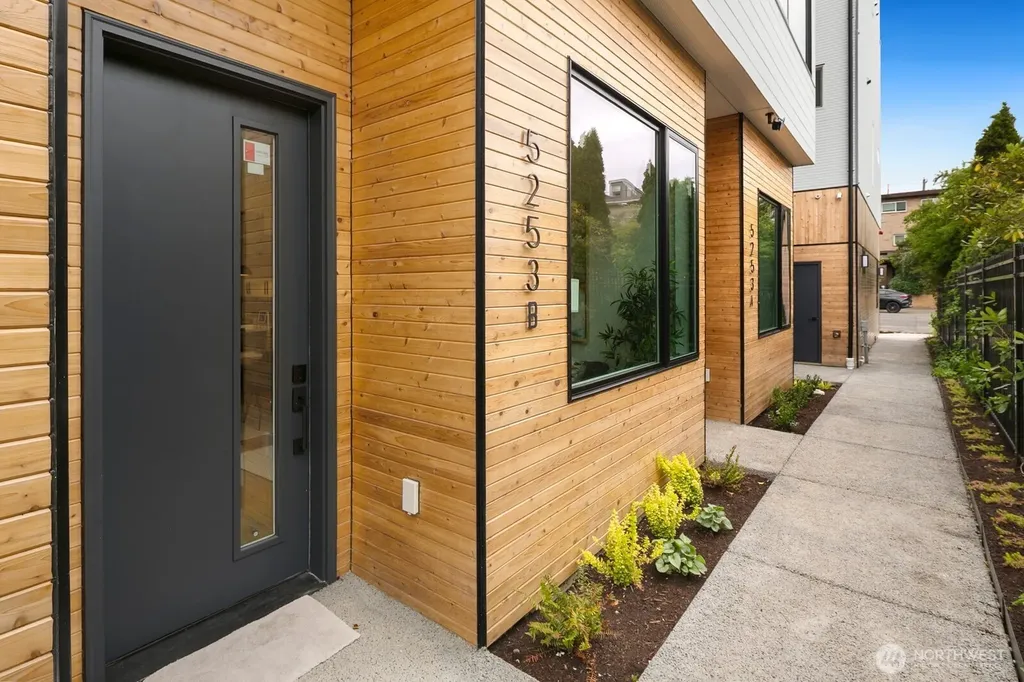 5253 California Avenue SW Seattle WA 98136