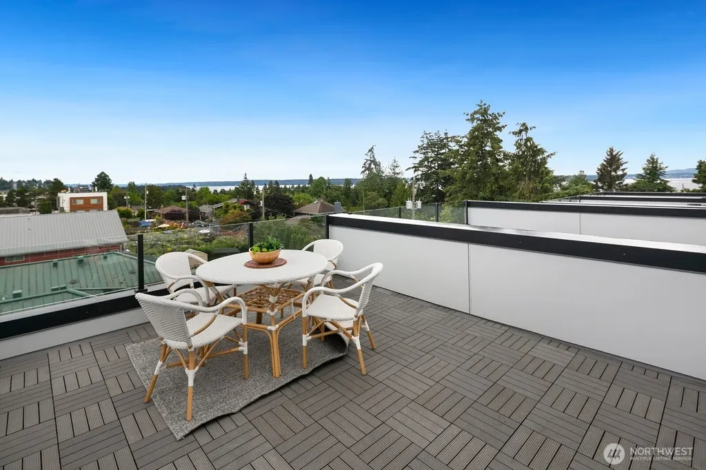 5253 California Avenue SW Seattle WA 98136