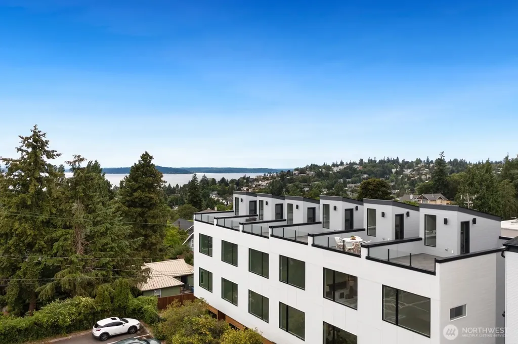 5253 California Avenue SW Seattle WA 98136