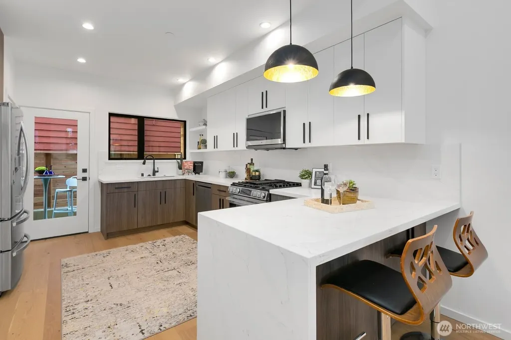 5253 California Avenue SW Seattle WA 98136