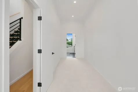 5253 California Avenue SW Seattle WA 98136