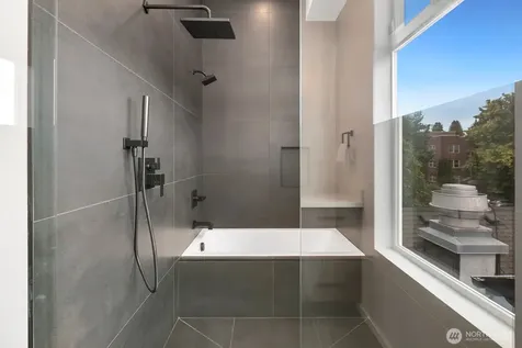 5253 California Avenue SW Seattle WA 98136
