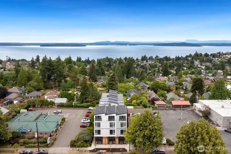 5253 California Avenue SW Seattle WA 98136