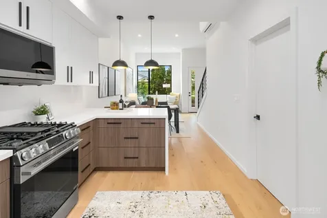 5253 California Avenue SW Seattle WA 98136