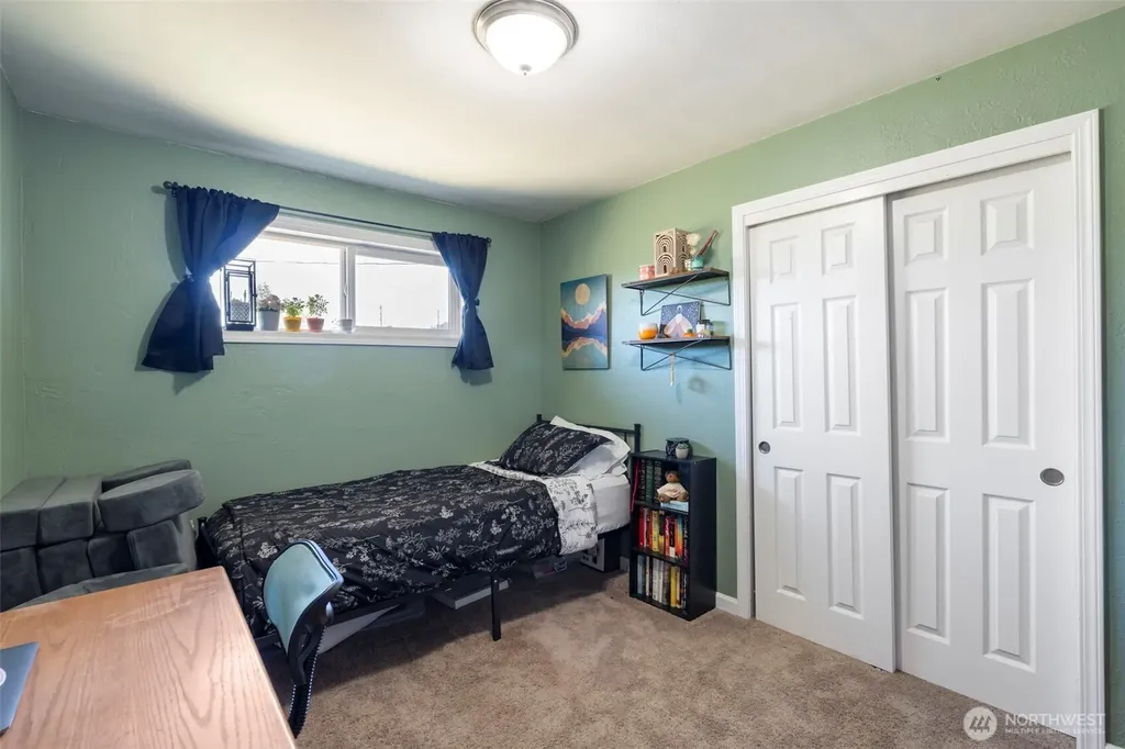 2004 Earl Street Centralia WA 98531