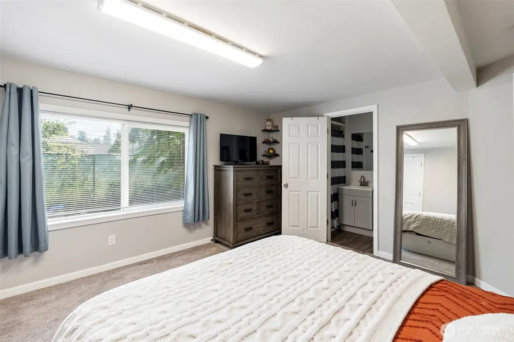 2004 Earl Street Centralia WA 98531