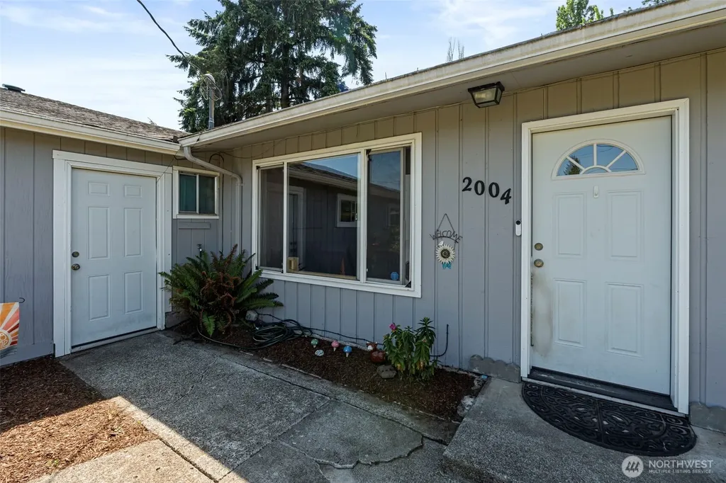2004 Earl Street Centralia WA 98531