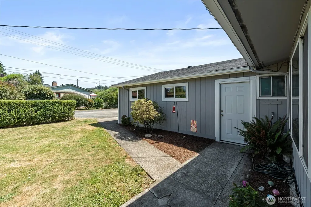 2004 Earl Street Centralia WA 98531