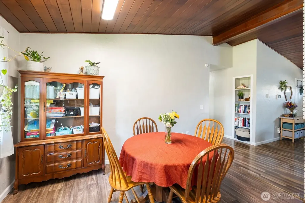 2004 Earl Street Centralia WA 98531