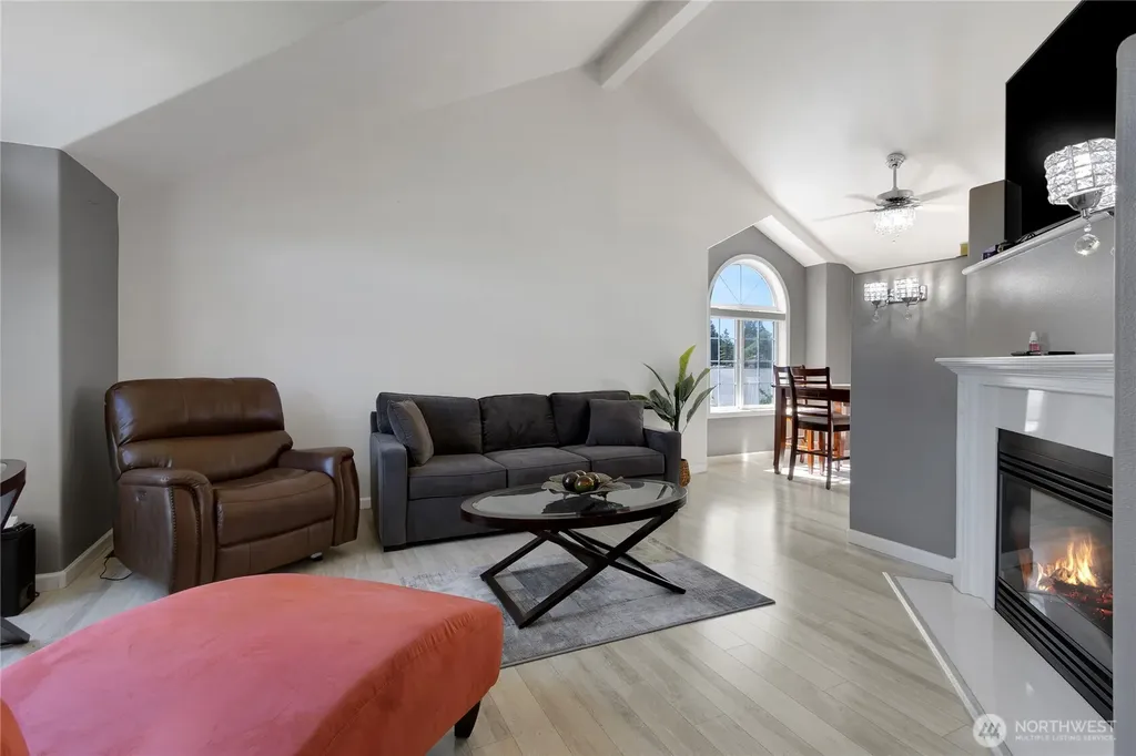 4 Lakewood Oaks Drive Lakewood WA 98499
