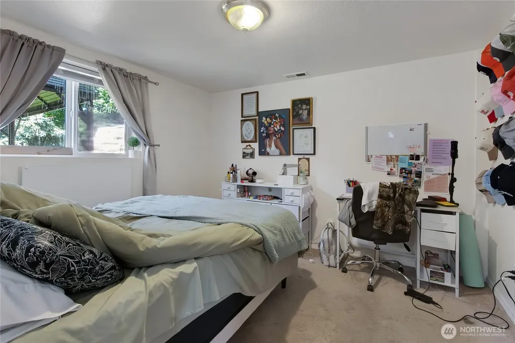4 Lakewood Oaks Drive Lakewood WA 98499