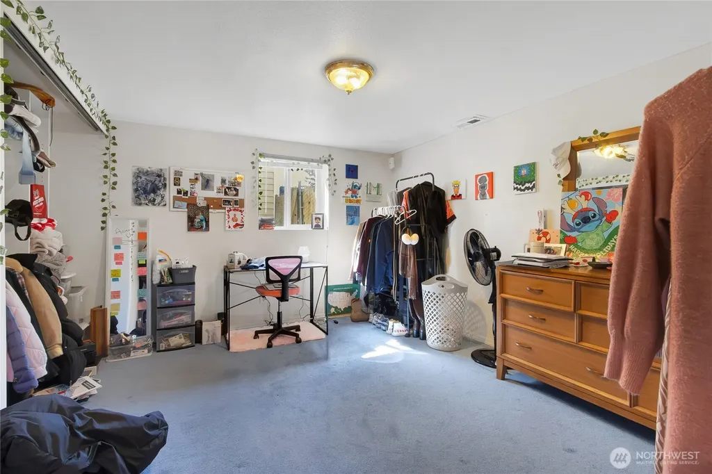4 Lakewood Oaks Drive Lakewood WA 98499