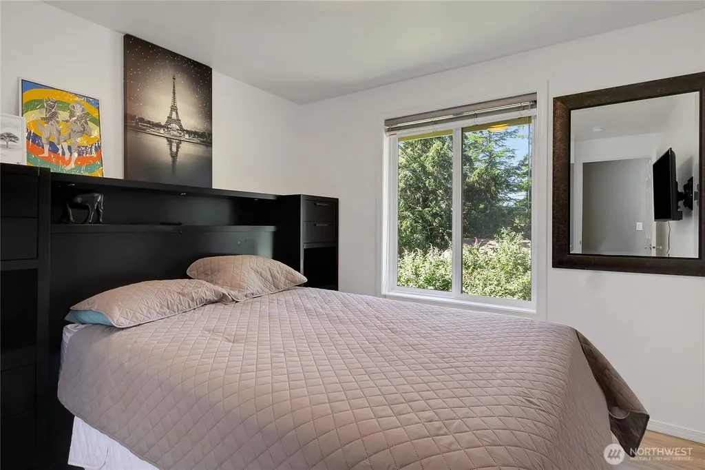4 Lakewood Oaks Drive Lakewood WA 98499