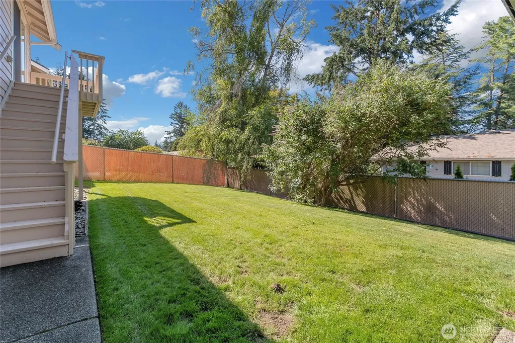 4 Lakewood Oaks Drive Lakewood WA 98499