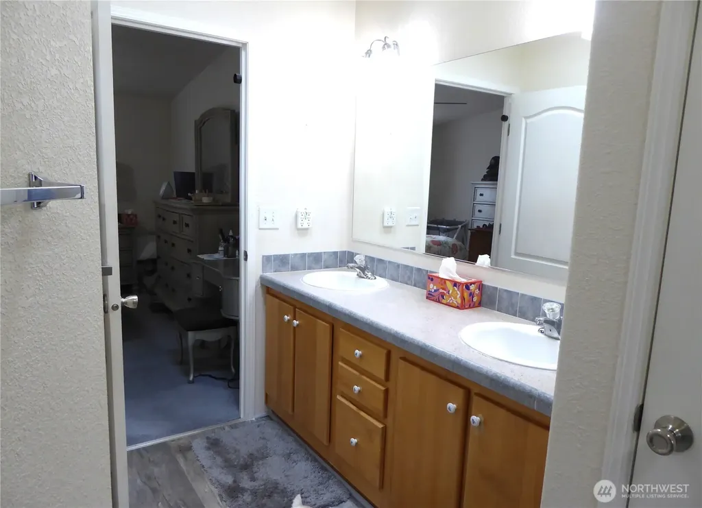 1711 S Delores Place Port Angeles WA 98363