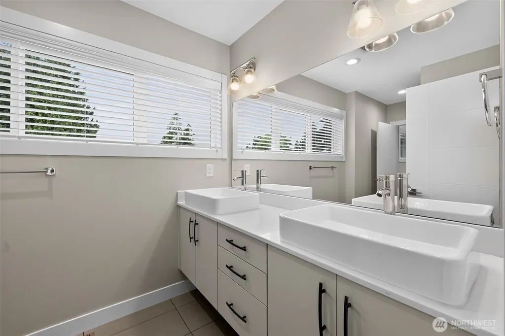 11838 79th Avenue S Seattle WA 98178