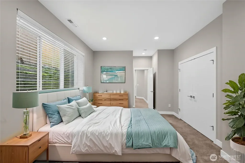 11838 79th Avenue S Seattle WA 98178