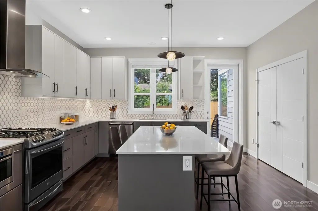 11838 79th Avenue S Seattle WA 98178