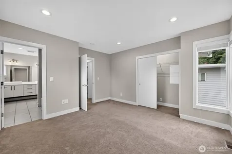 11838 79th Avenue S Seattle WA 98178