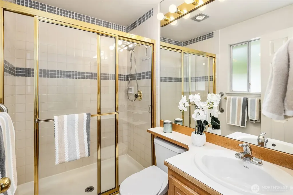 14301 SE 42nd Lane Bellevue WA 98006