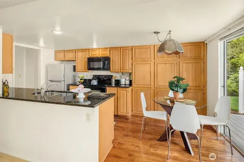 14301 SE 42nd Lane Bellevue WA 98006