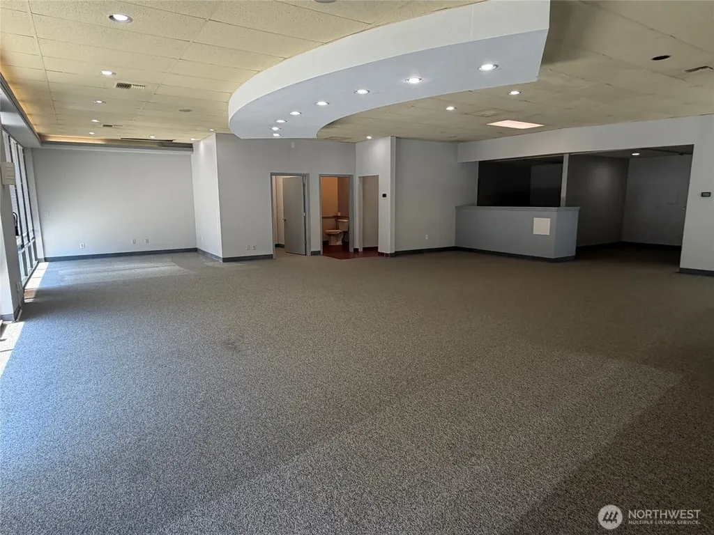 17640 1st Avenue S Burien WA 98148