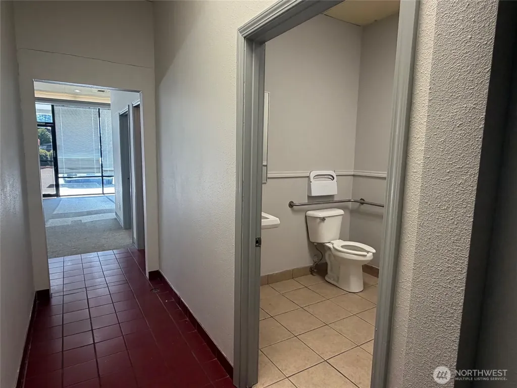 17640 1st Avenue S Burien WA 98148