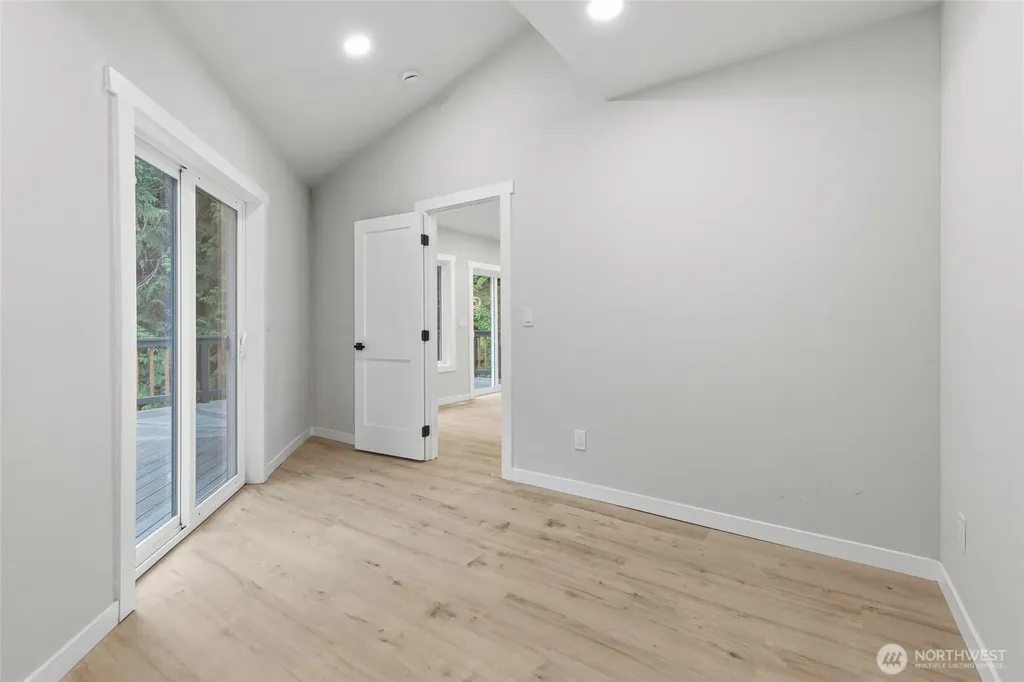 10953 N Madison Avenue NE Bainbridge Island WA 98110